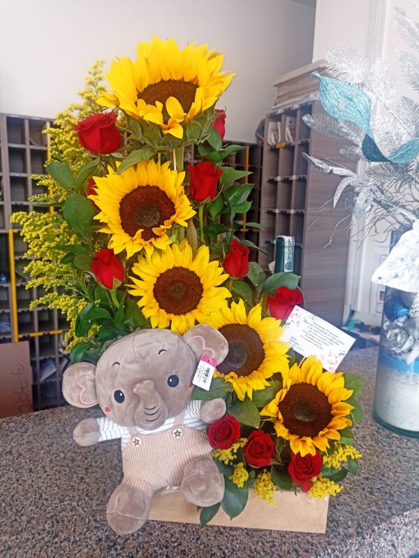 Girasoles, peluche y rosas R65