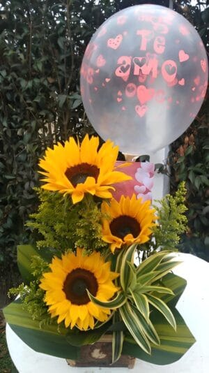 Arreglo de 3 girasoles y globo R02