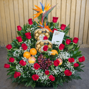 Piramide de rosas, 2 cajas de chocolates y fruta R121