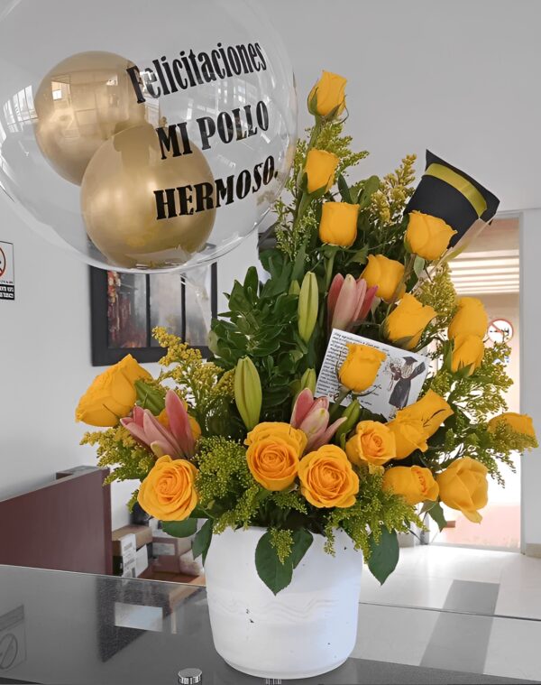 Cilindro  para grado, rosas. lirios,  globo personalizado y gorro R167